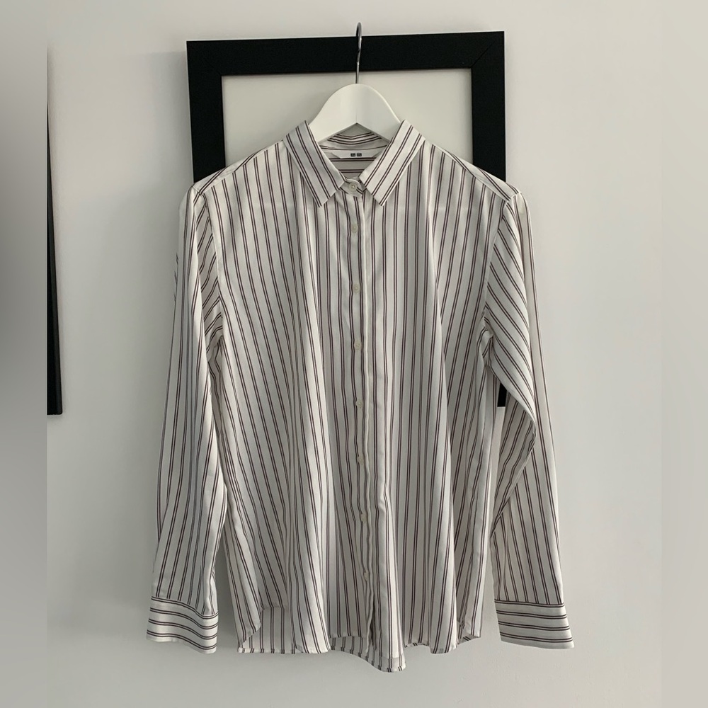 UNIQLO Women’s Button Down Striped Long Sleeve Dress Shirt